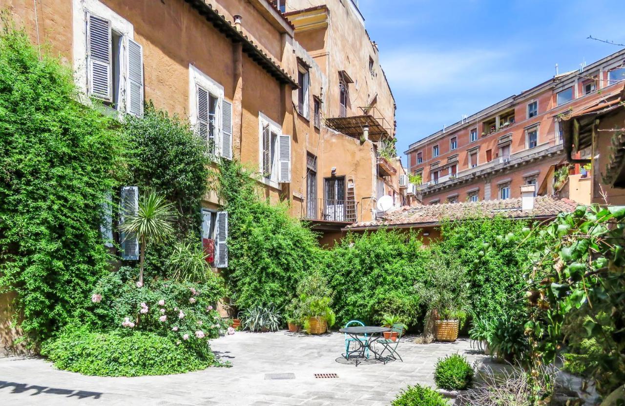 Casa Del Moro - Romantic Loft In Trastevere Exterior photo