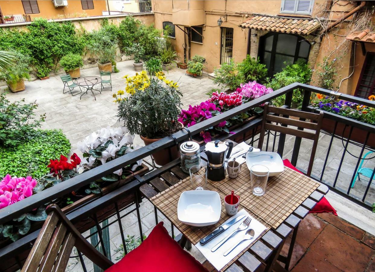 Casa Del Moro - Romantic Loft In Trastevere Exterior photo